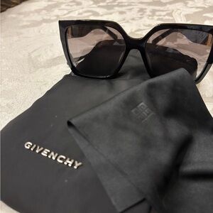 Givenchy Women’s Black Oversized Cat-Eye Sunglasses